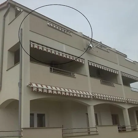 Apartmani Luna Novalja Exterior photo