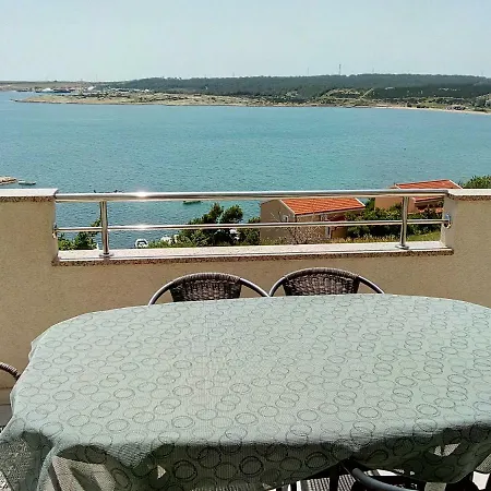 Apartmani Luna Novalja Exterior photo