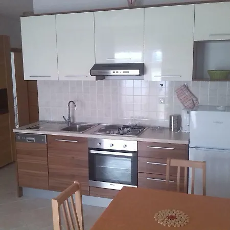 Apartmani Luna Novalja Exterior photo