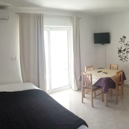 Apartmani Luna Novalja Exterior photo