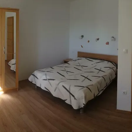 Apartmani Luna Novalja Exterior photo