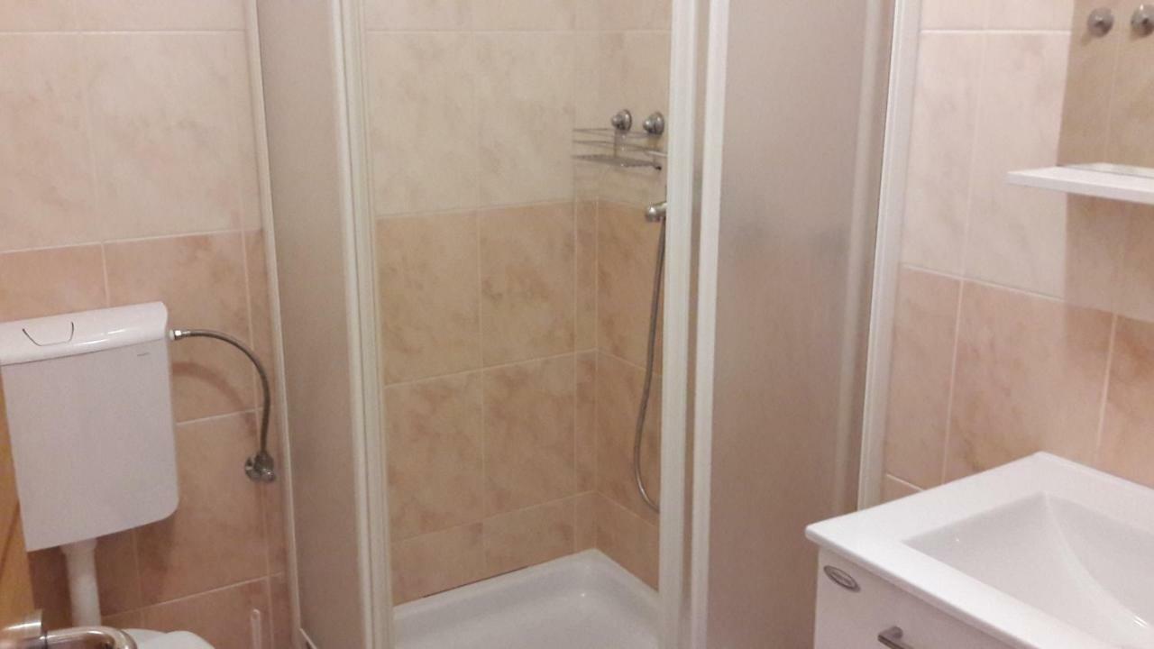 Apartment Luna Novalja