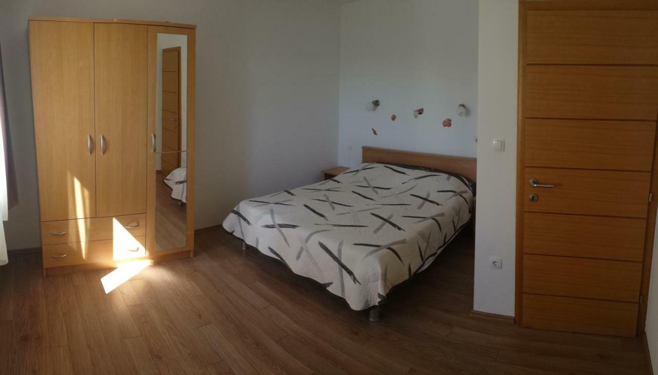 Apartment Luna Novalja